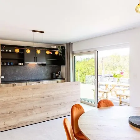 Σπίτι διακοπών Luxe Met Hottub & Uitzicht In *